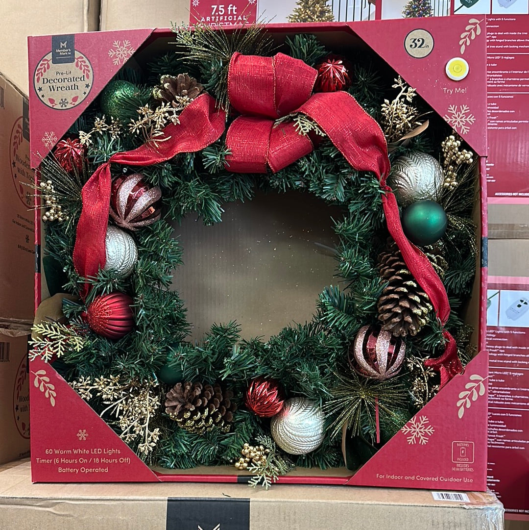 Pre Lit Decorated Wreath 32 inches