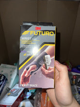 Futuro Compression Stabilizing Wrist Brace Right Large/Extra Large 1ct