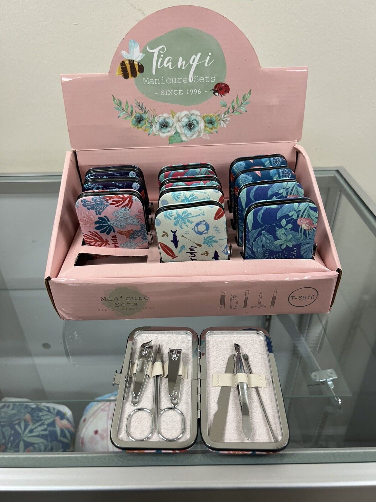 Florida Theme Manicure Set with Case 12 PCS + Display