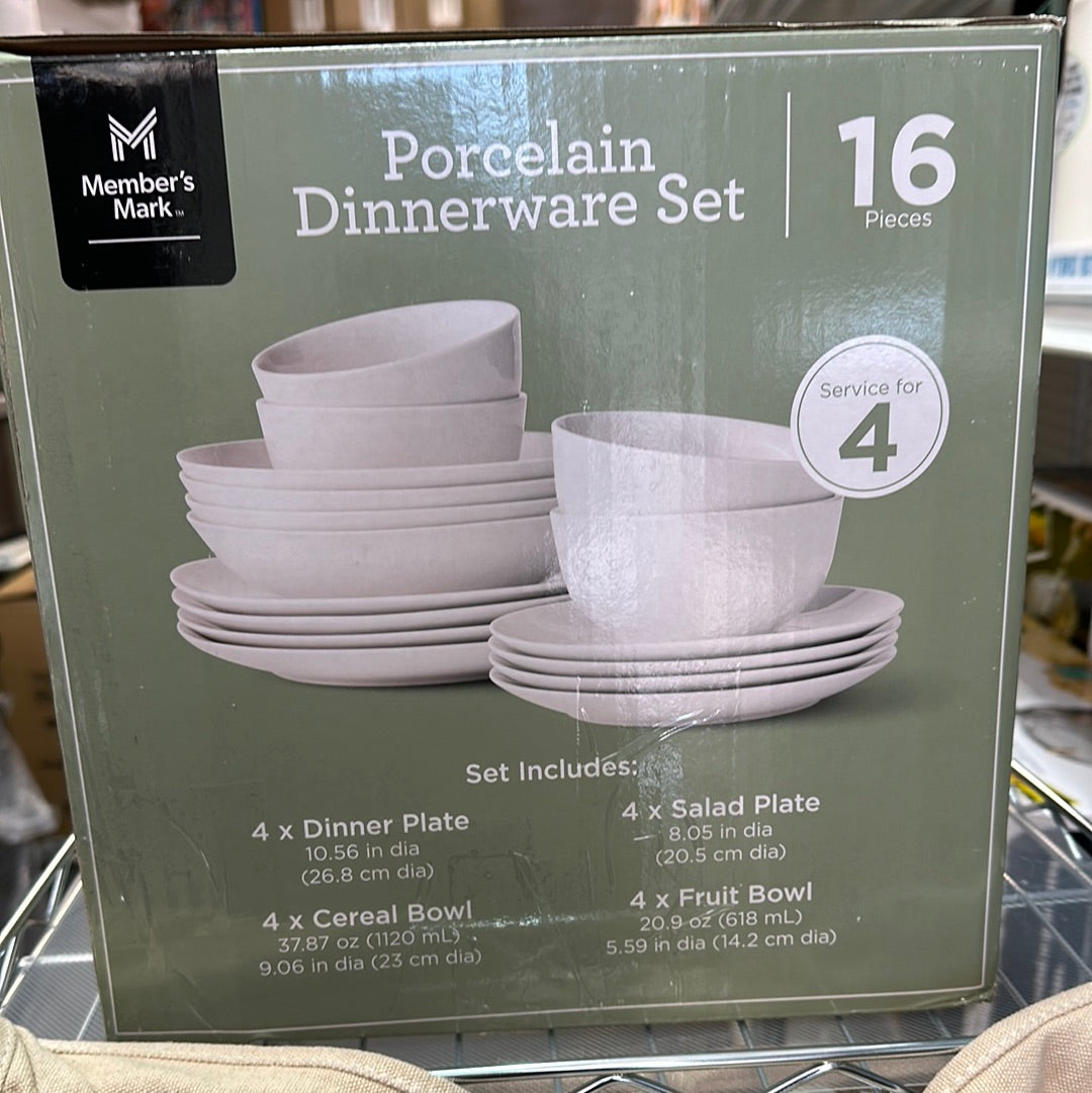 Porcelain dinnerware set 16 pieces members mark