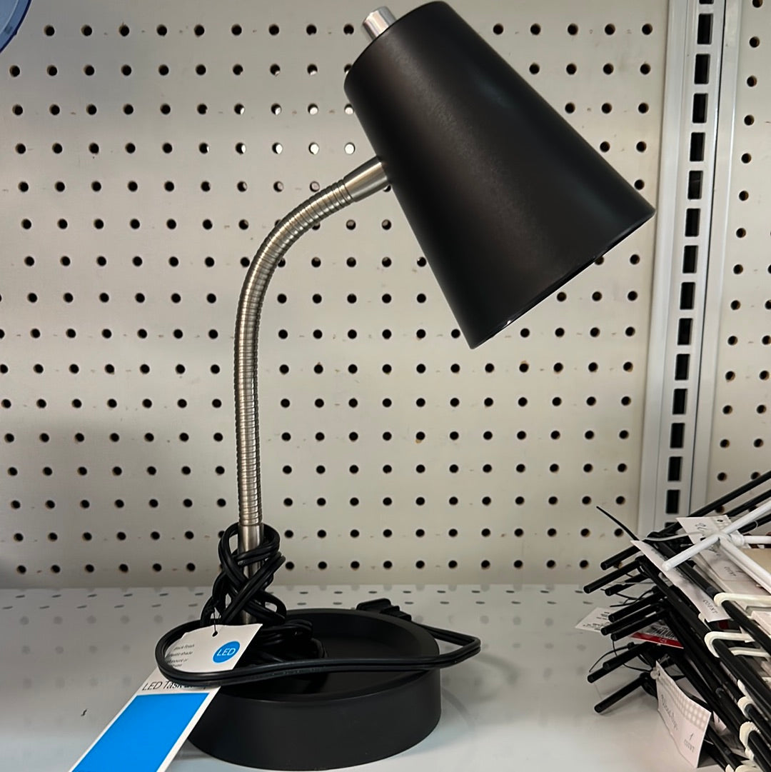 Led task lamp