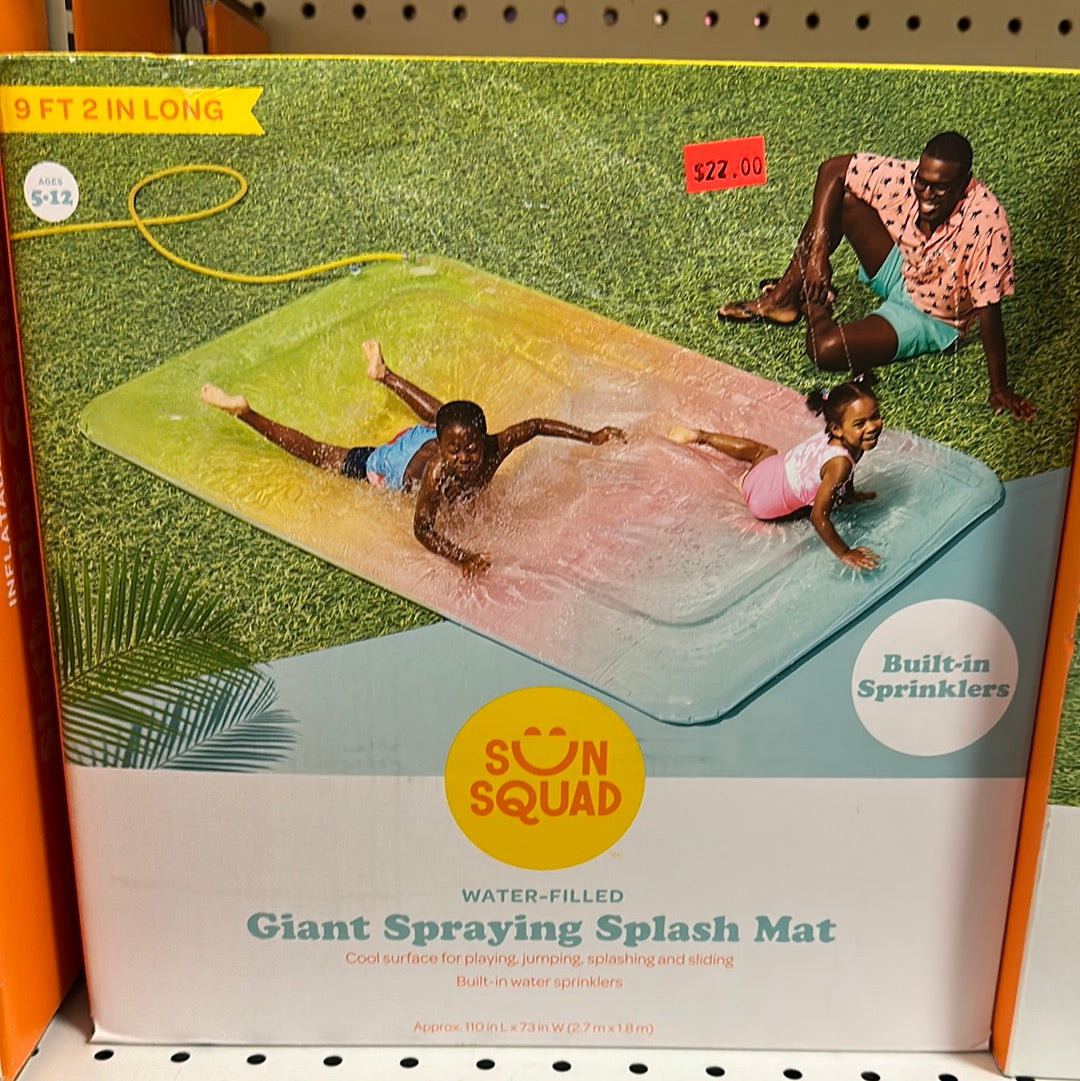 Giant Spraying Splash Mat